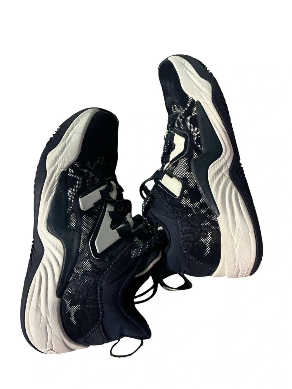 New Balance Two WXY  V3 Men’s Basketball Shoes